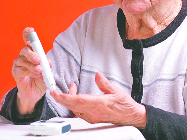 CUIDADOS:  Manejo do diabetes mellitus no paciente idoso