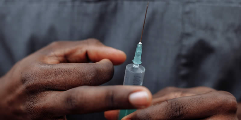 A Vacina Covid-19 ‘Poderia estar Pronta no Natal’