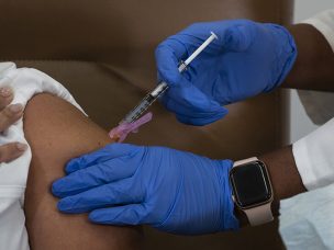 Reações Alérgicas à Vacina Covid-19: Especialistas Oferecem Garantias